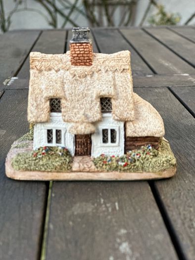 Lilliput Lane Clare Cottage