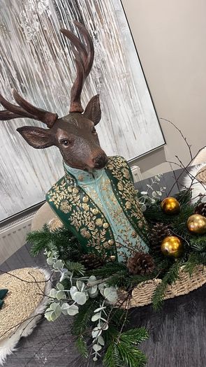 christmas regal stag centre piece