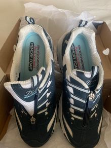 Sketchers trainers