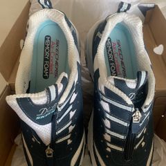 Sketchers trainers
