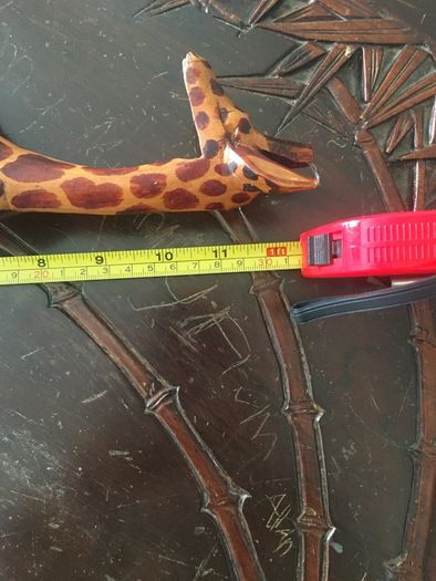 Beautiful crafted giraffe (12")