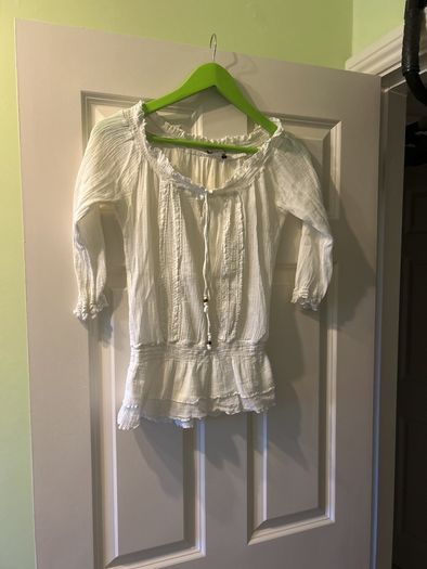 Atmosphere white top