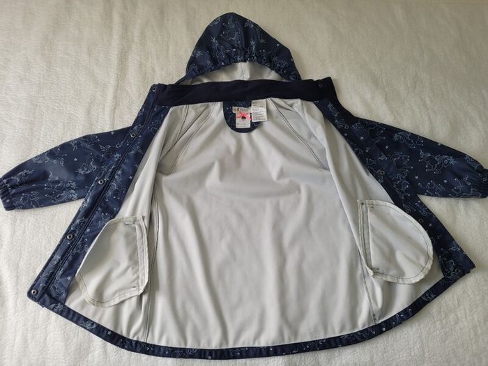 H&M Girl's PU Waterproof Jacket, size: 6-8 years
