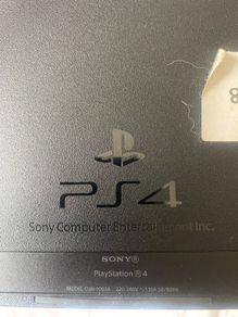 PS4 PlayStation 4 2TB hd. bundle 2 controllers and all cables