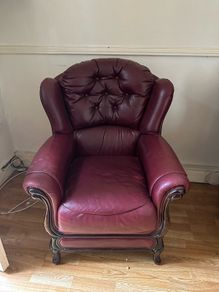 Queen Anne armchairs (2 pieces)