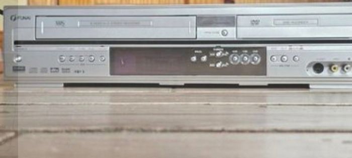 Dvd and vhs recorder
