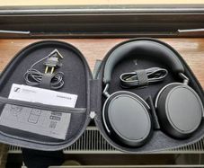 Sennheiser Momentum 4 Wireless