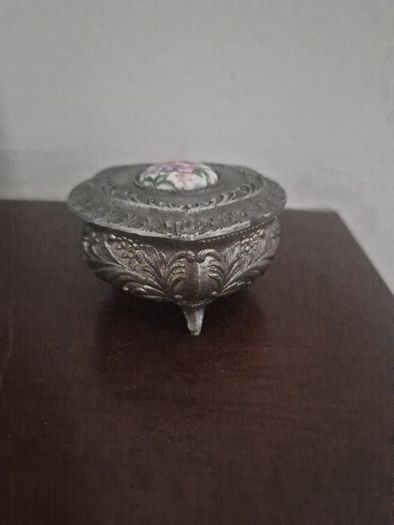 vintage trinket box