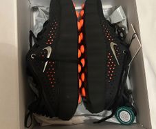Nike Mind 002 Black Hyper Crimson