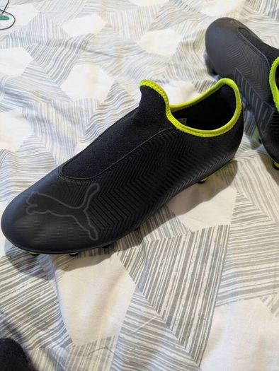 ground football boots UK 11