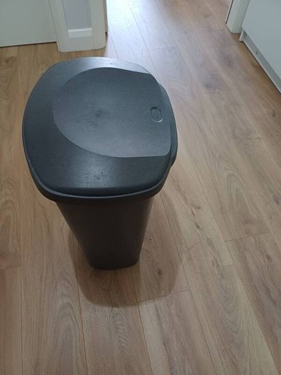 Peddle garbage / dust/ litter bin