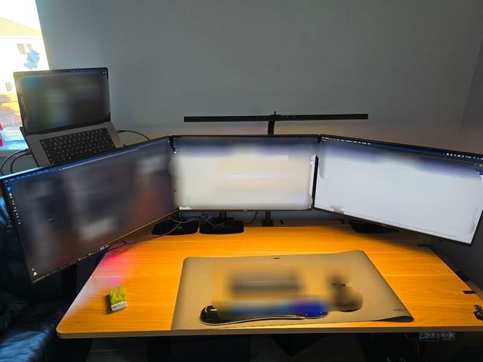 4k 32 Inch Monitor From Dell Lenovo With Mounts And Desk Light Triple ...
