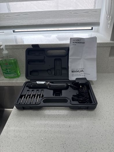 electric screw driver and bits