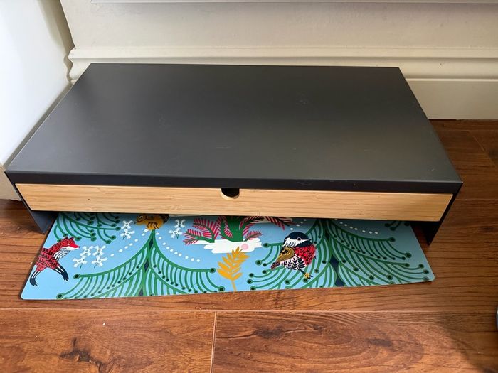 Monitor stand Ikea Elloven