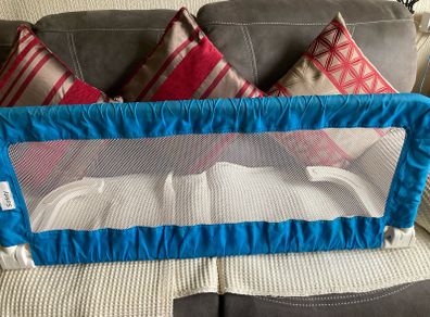 Child's Bed Guard. Extends. 70 cm - 92 cm.