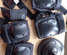 Knee pads (Bike accessories)