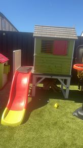 kids play house and slide