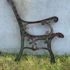 Single bench end