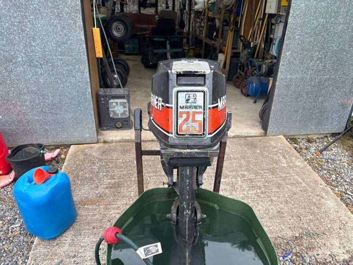 Mariner 25 hp 2 Stroke outboard