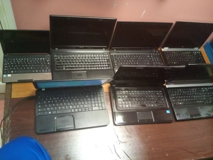 laptop 8 job lot for parts or fix