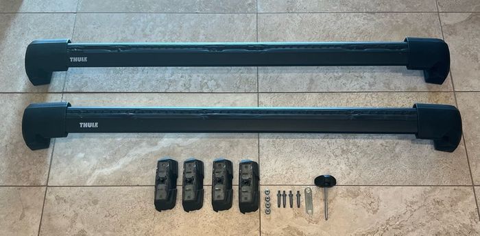 Thule WingBar Edge Black Aluminium Roof Bars (Closed Roof Rails with Fixed Points)