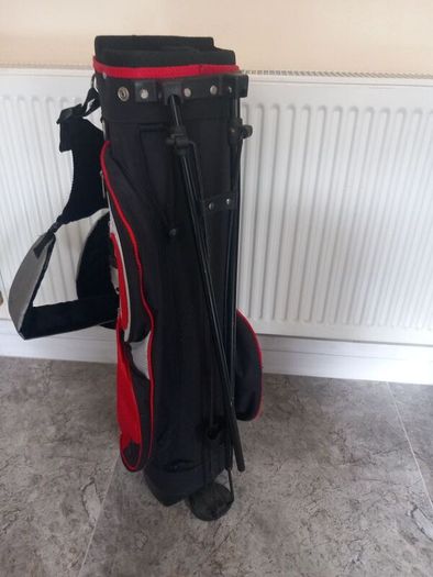 Kids golf bag with stand.