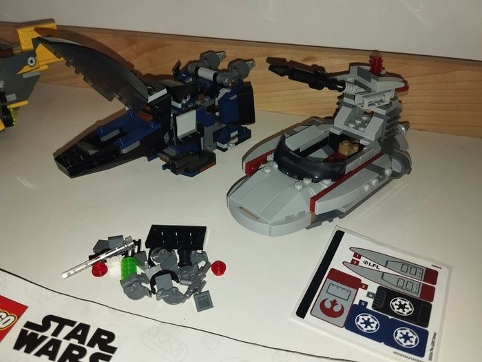 LEGO Star Wars 75214 + 40755 Lot 45e