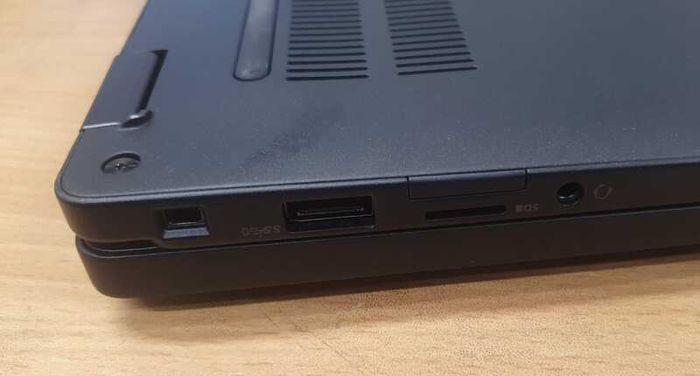 Dell Latitude 7390 2-in-1 - Core i5 8th Gen | 16GB RAM | Touchscreen | Windows 11 Pro