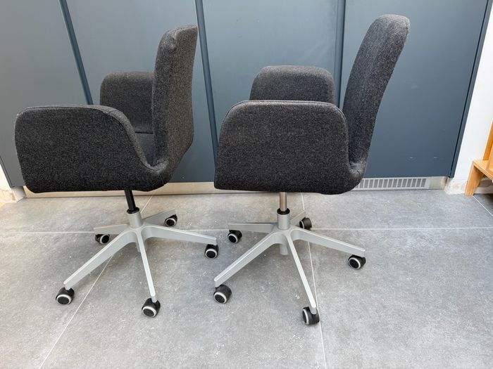 Office chairs, adjustable height, swivel function
