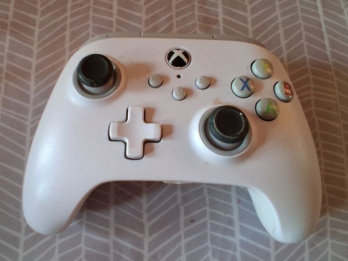 White PowerA Enhanced Wired Controller for Xbox