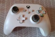 White PowerA Enhanced Wired Controller for Xbox