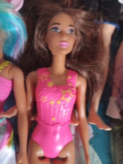 large bundle barbie /ken dolls