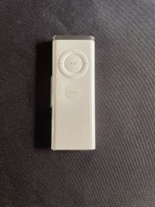 Genuine Apple Remote (Model A1156) White Plastic Classic  Excellent Condition