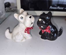 Scottie dogs