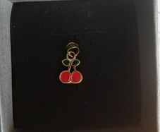 Solid 14ct gold dainty fruit cherry charm pendant 0.57g