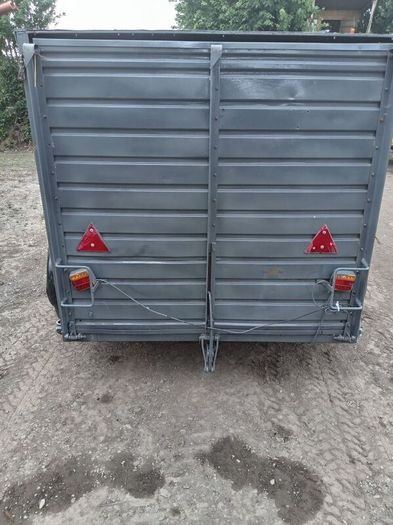 Box trailer