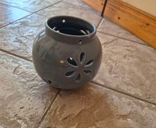 Ceramic tea light candle holder