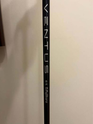Fujikura Ventus VeloCore golf shaft with Lamkin grip