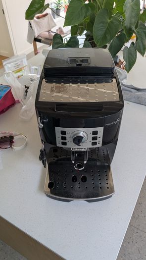 Delonghi Magnifica S - bean to cup