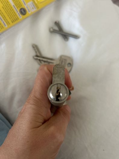 Door lock and keys