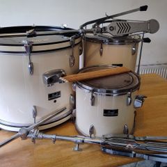 Drum Kit - Pearl Forum Series