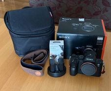 Sony A7iii, 2 genuine batteries, charger, strap
