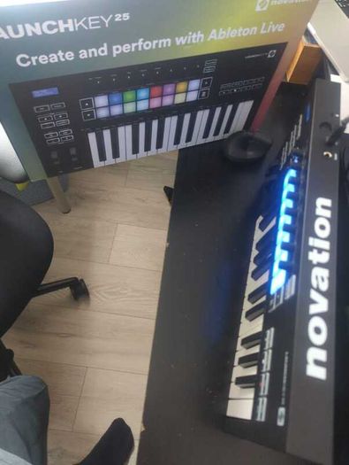 Novation Launchkey 25 MK3 MIDI controller