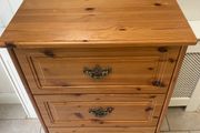 chest  of drawers.    immaculate