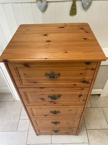 chest  of drawers.    immaculate