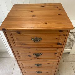 chest  of drawers.    immaculate