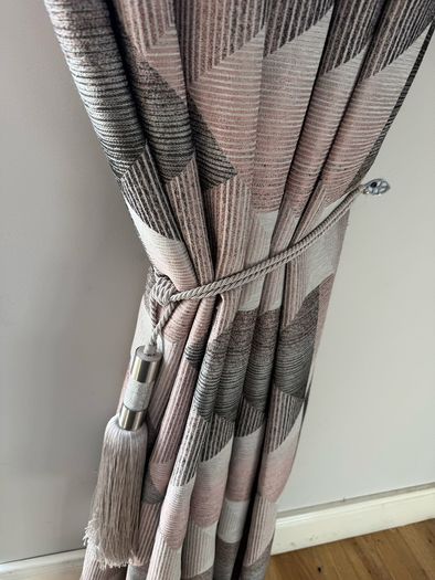 90x90 Curtains from Harry Corry