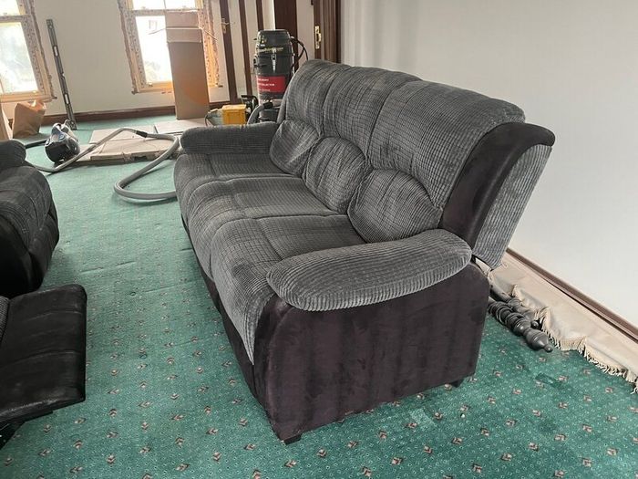 3 piece suite: sofa & 2 recliners