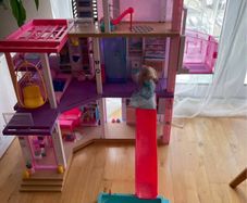 Barbie dreamhouse