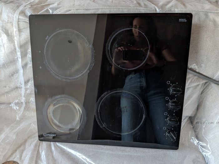 Indesit ceramic hob